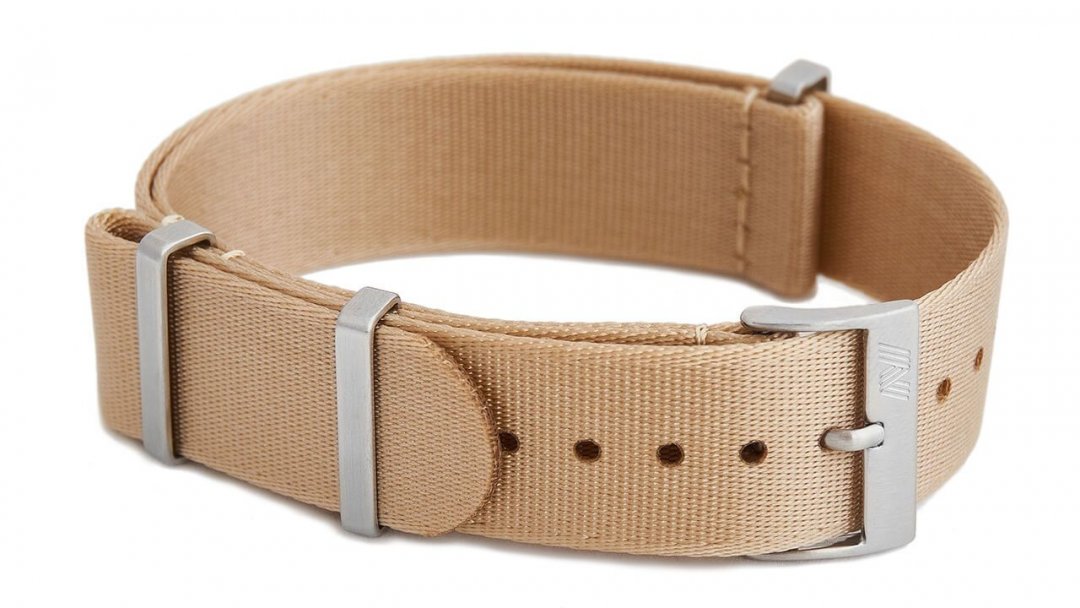 beige_nato_strap_phenomenato.jpg