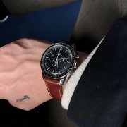 brun reim på hånd.jpg