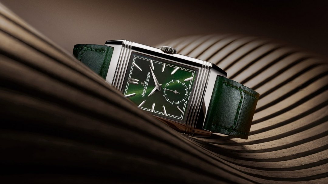 2021_REVERSO_TRIBUTE-GREEN_COUCHE-featured-1600x900.jpg