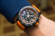 Breitling-Endurance-Pro-Triathlon-Superquartz-Breitlight-Colorful-Sports-Watch-aBlogtoWatch-2.jpg