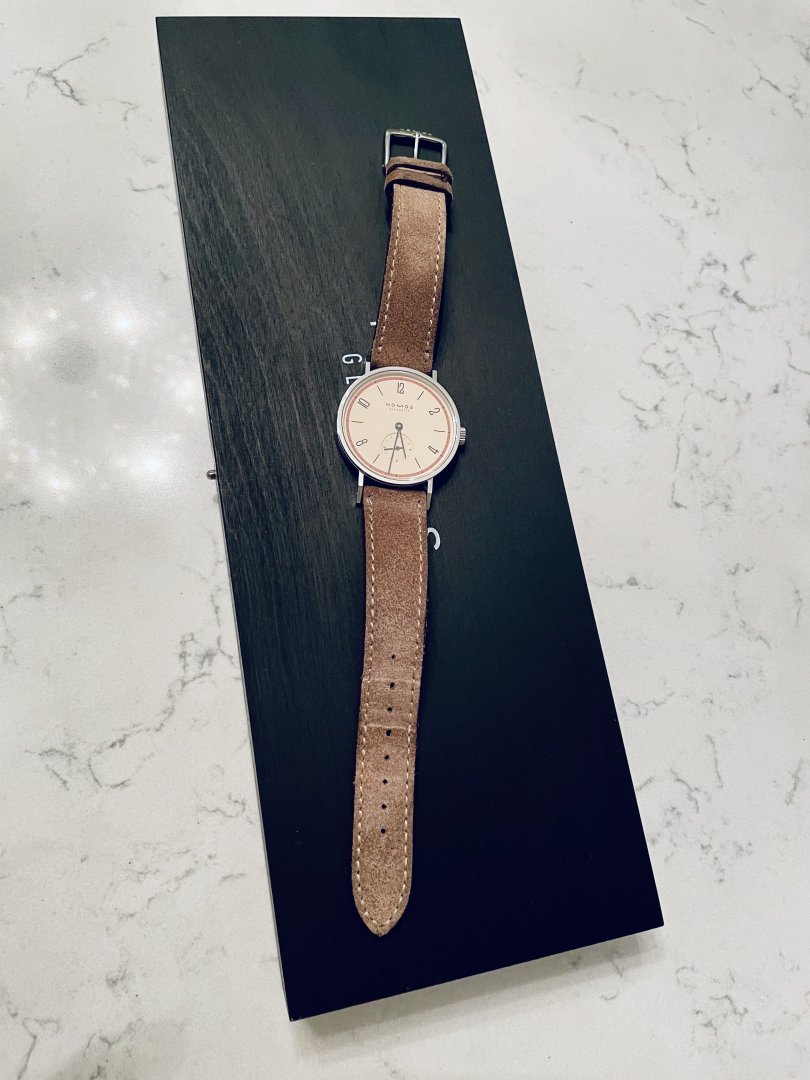 Nomos Tangent 2.jpg Nomos Tangent 2.jpg