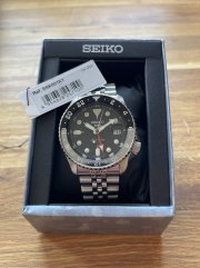 Seiko 5 GMT 1.jpg