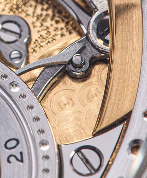 akrivia-ak-06-gold-dial-33 høyre.jpg
