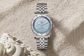 tudor-black-bay-54-lagoon-blue-edition-M79000-5-2048x1365.jpg