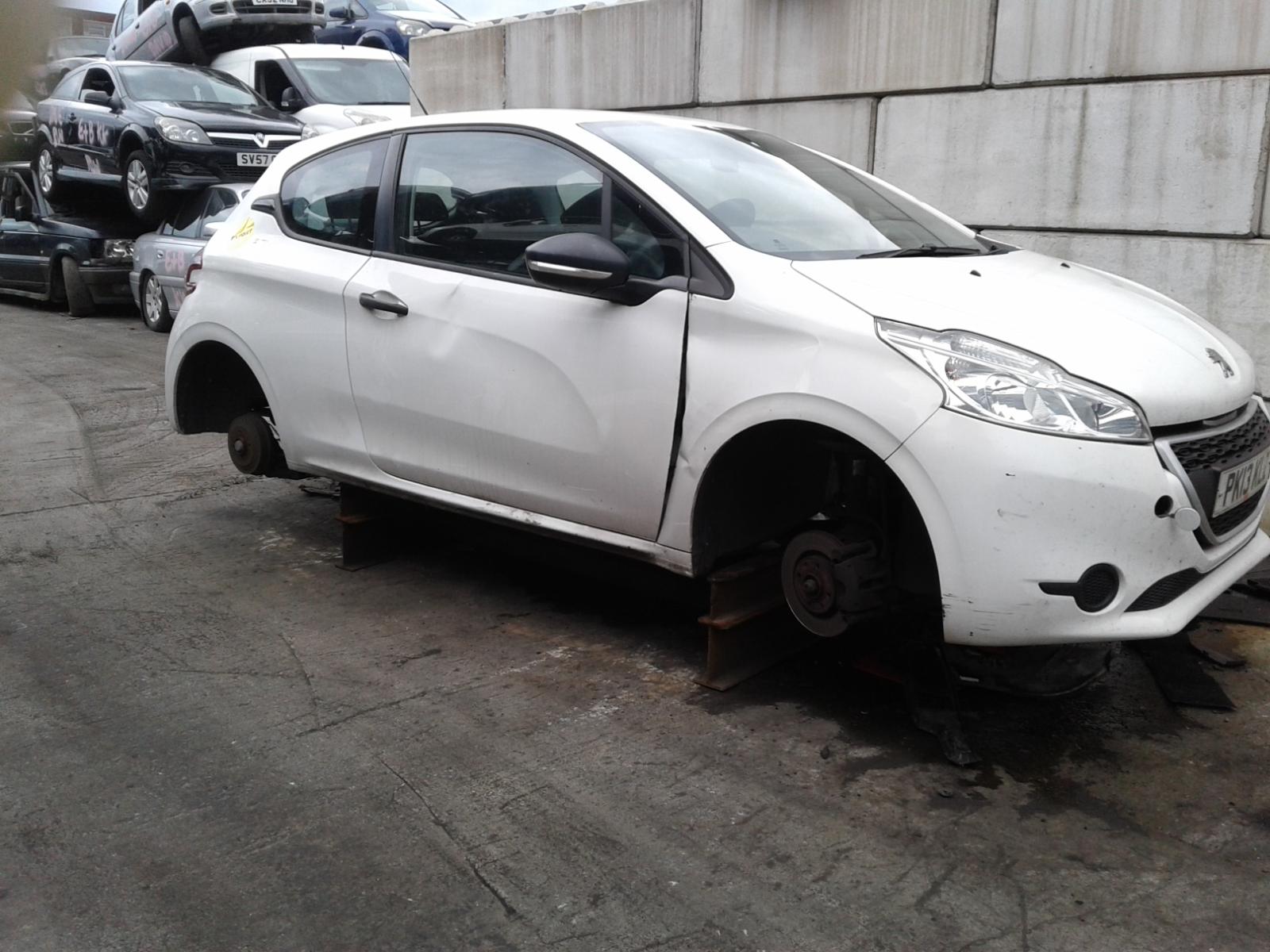 Image for a PEUGEOT 208 2013 3 Door Hatchback