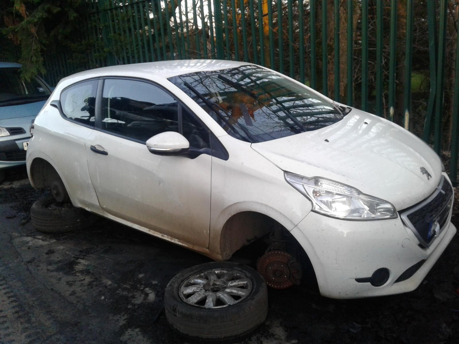 Image for a PEUGEOT 208 2013 3 Door Hatchback