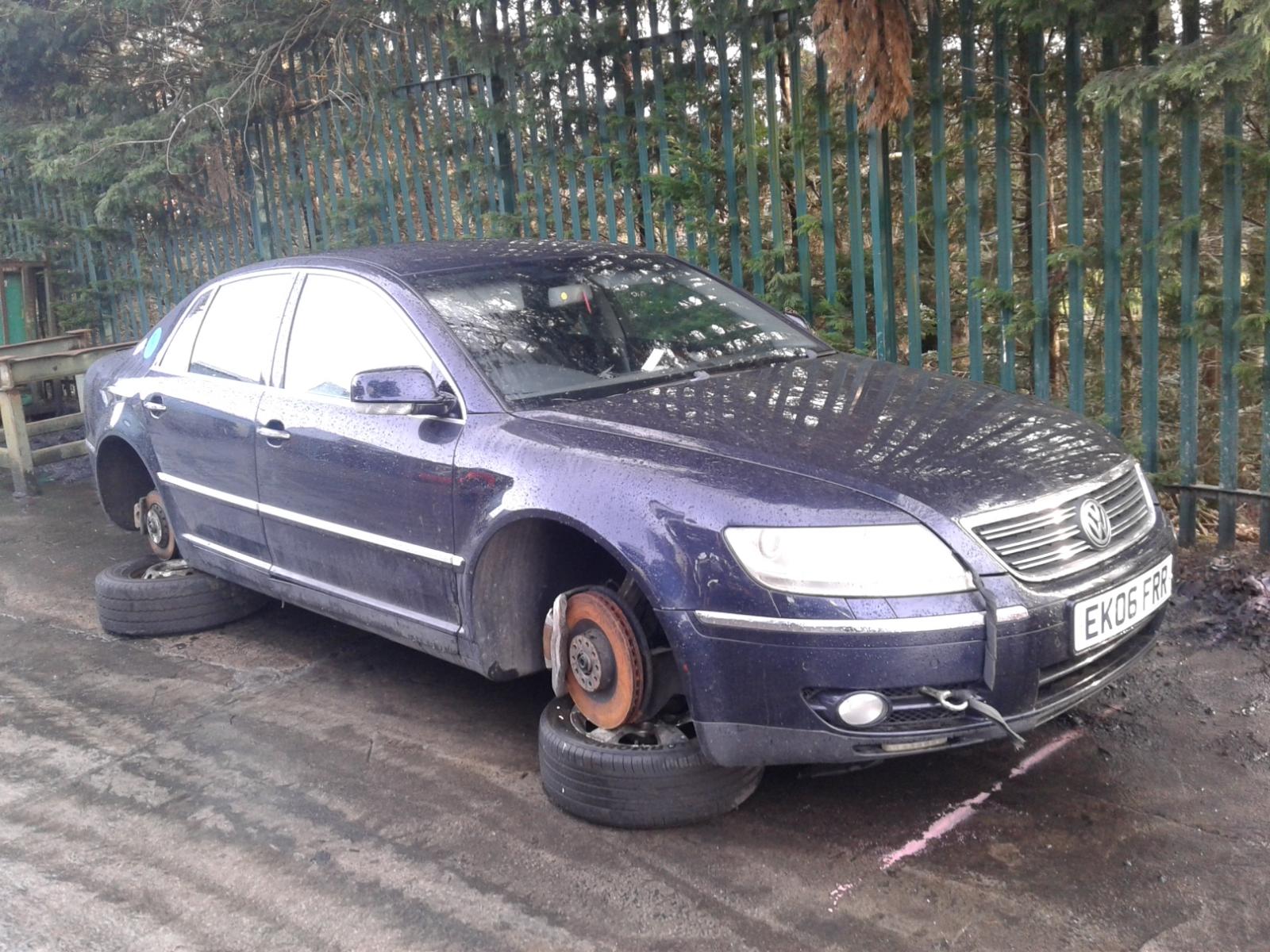 Image for a VOLKSWAGEN PHAETON 2006 4 Door Saloon