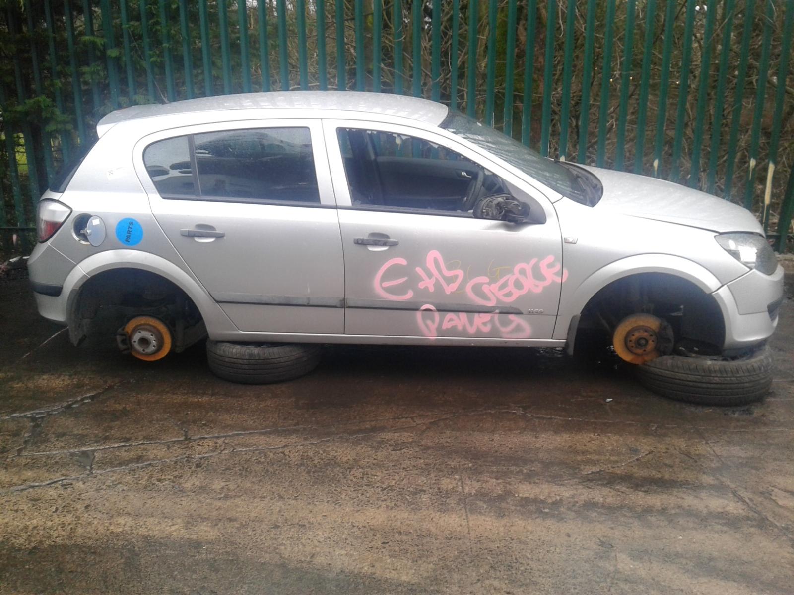 Image for a VAUXHALL ASTRA 2004 5 Door Hatchback