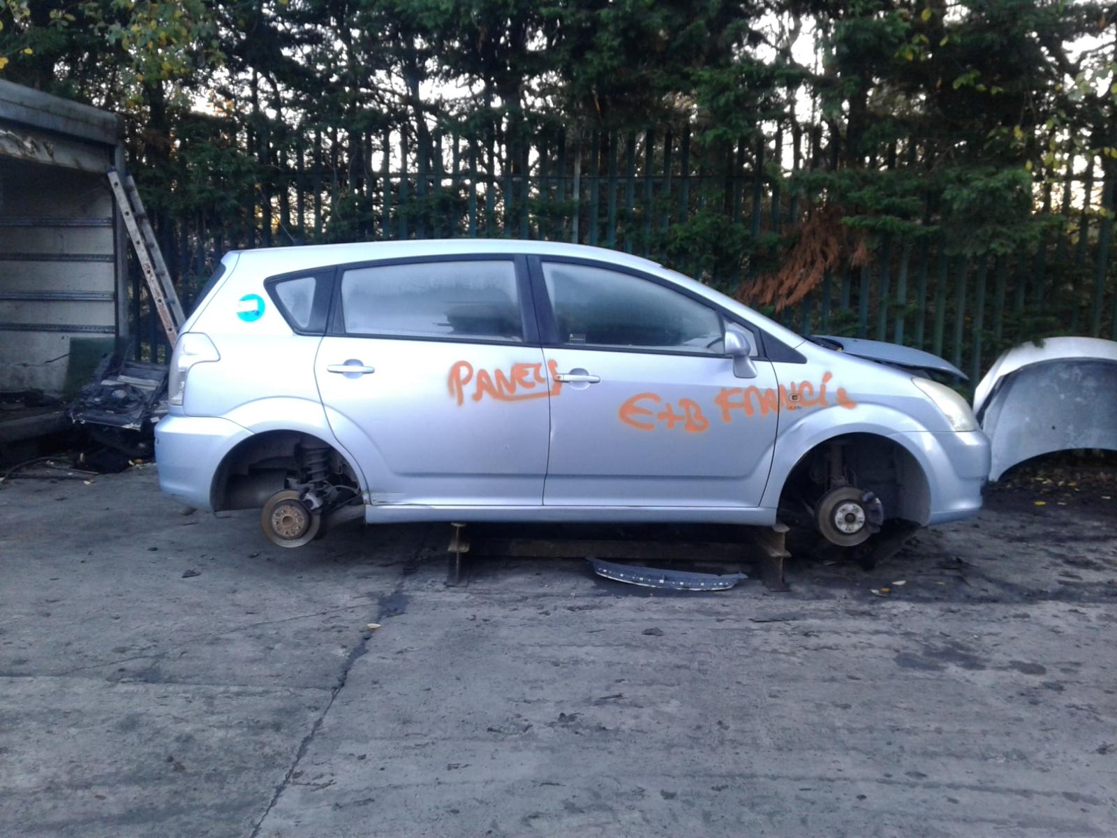 Image for a TOYOTA COROLLA VERSO 2005 5 Door BODYSTYLE.MPV
