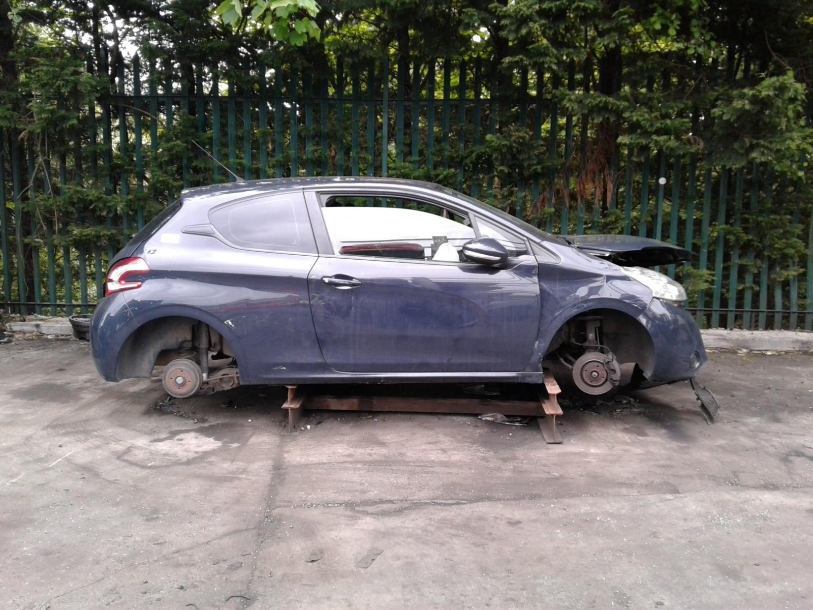 Image for a PEUGEOT 208 2015 3 Door Hatchback