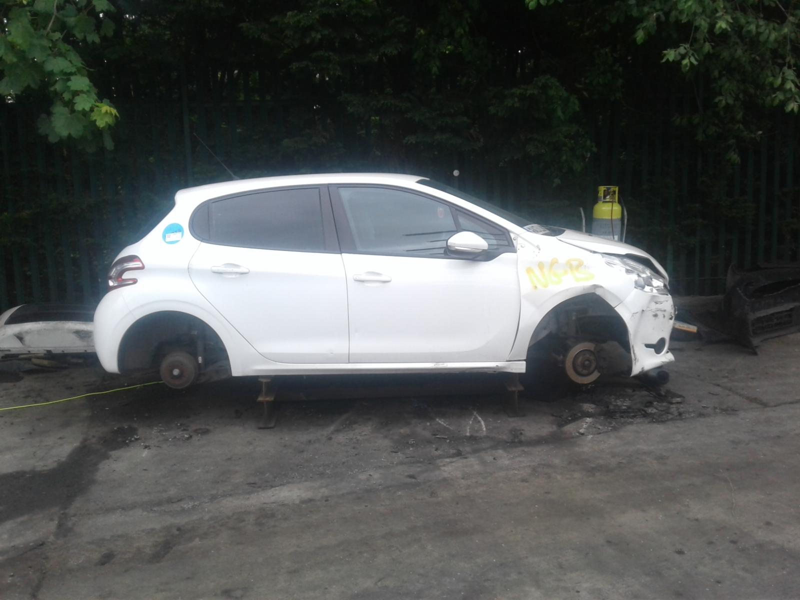 Image for a PEUGEOT 208 2013 5 Door Hatchback