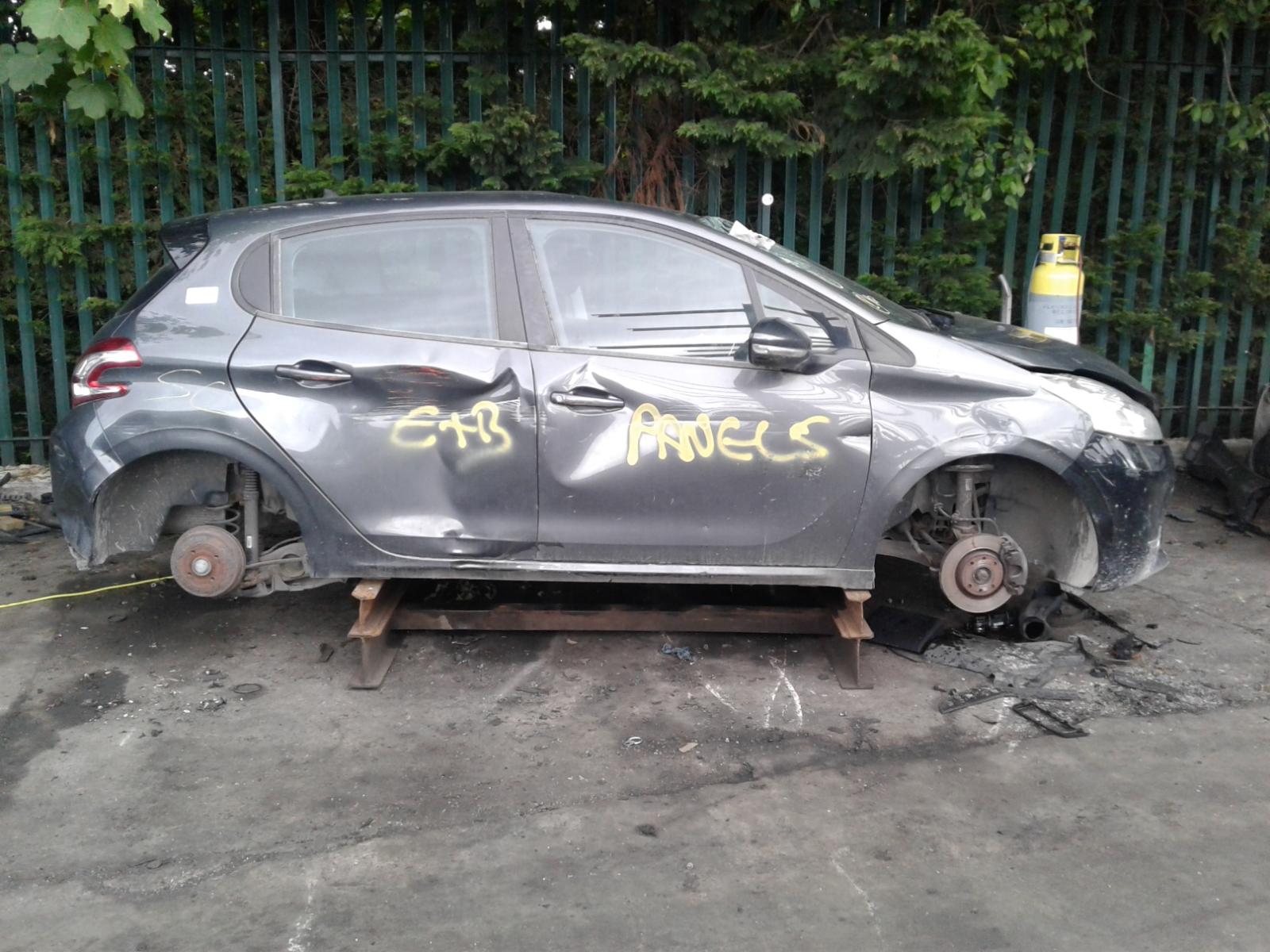Image for a PEUGEOT 208 2012 5 Door Hatchback