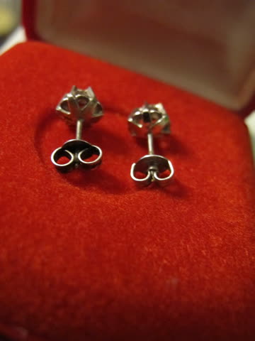 Ohrringe 18 karat mit Brillant