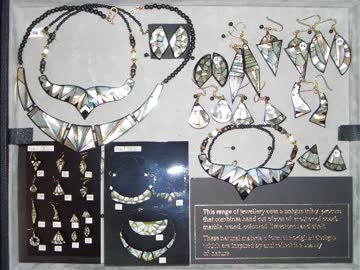 Halskette (N3) Black White Collection mit natürlichen Materialien kombiniert*Neu