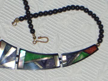 Halskette N4 hergestellt mit natürlichen Materialien "NEU