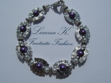 Armband mit Zierelementen und Perlen *NEU*