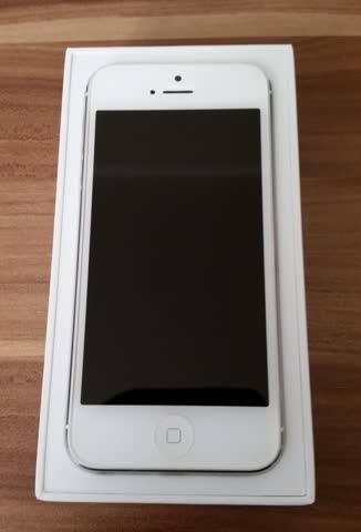 I-Phone 5 - Weiss - 16GB / Ohne Sim-Lock / Wie neu! 