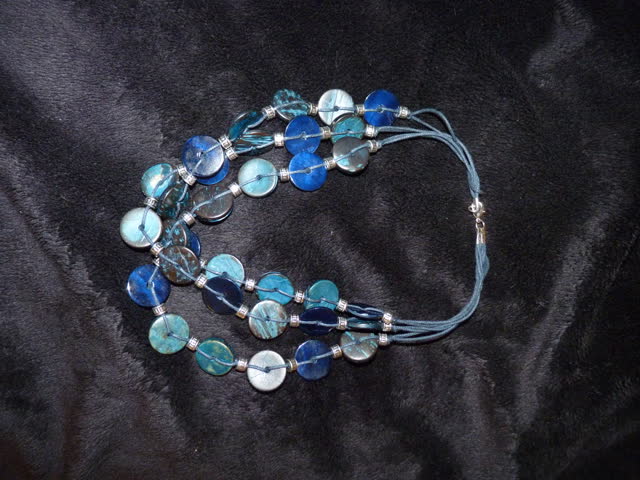 Exsila Artikel: blaue dreireihige "Knopfkette", neu