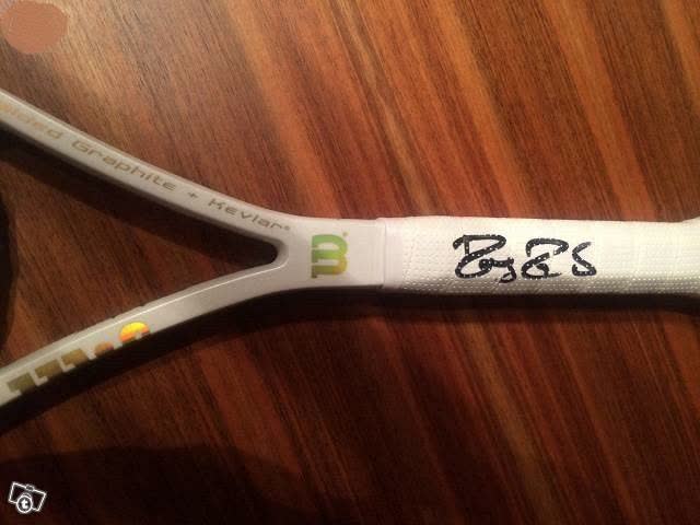 Tennis Racket von Roger Federer mit orig. Unterschrift