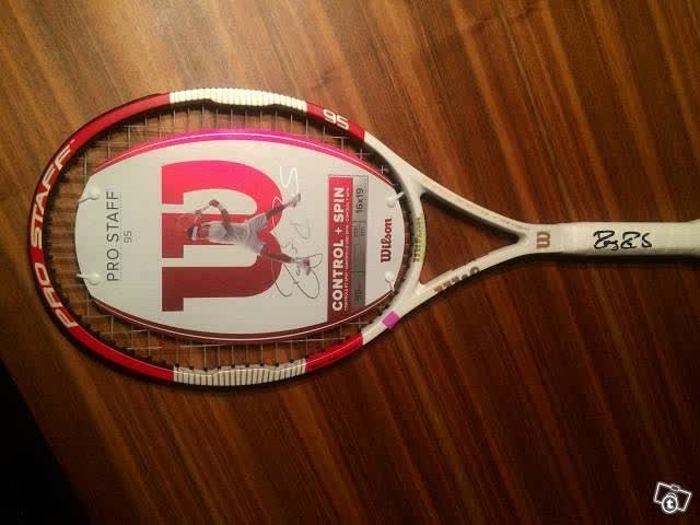 Tennis Racket von Roger Federer mit orig. Unterschrift