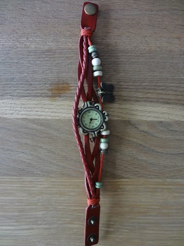 Exsila Artikel: !NEU! Dunkelrote Mode-Uhr