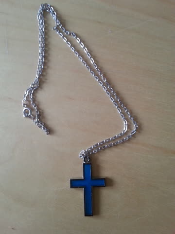 Exsila Artikel: Kette mit königsblau Kreuz