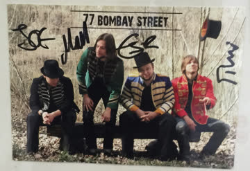77 Bombay Street: Autogrammkarte