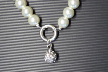 Wunderschöne Perlenkette weiss - *NEU*