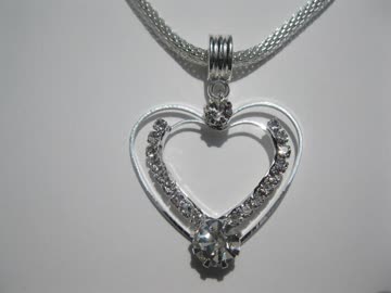Kette mit speziellem Herzanhänger *NEU*