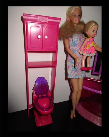 Mattel Barbie Badezimmer Einrichtung WC & Badewanne & Kästch günstig ... Mattel Barbie Badezimmer Einrichtung WC & Badewanne & Kästch günstig ...