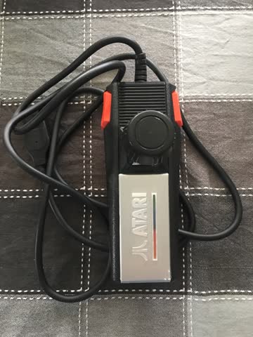 ATARI 2600 Spielkonsole für den TV mit 5 Spielen