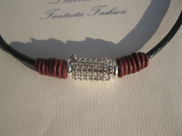 Lederkette mit Zierelement, neu