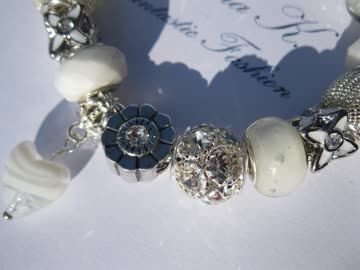 Wunderschönes Armband mit Beads *NEU*