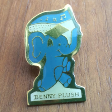 Pin "Benny Plush"