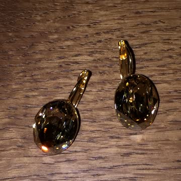 Exsila Artikel: Neue vergoldete Ohrhänger mit Swarovski Crystal Cabochons