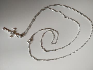 Kette mit Kreuz