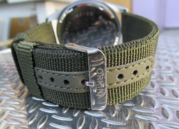 *Neu*Military Uhr silbrig mit Grün 100% Neu