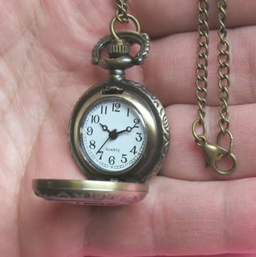 Taschen- Umhängeuhr Bronce mit Deckel Top Angebot