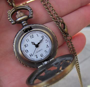 Umhänge- Taschenuhr Bronce mit Deckel+Kette 100% Neu