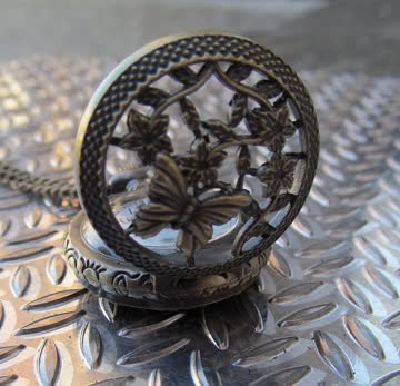 Umhänge- Taschenuhr Bronce mit Deckel+Kette 100% Neu