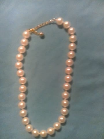 Exsila Artikel: Modeschmuck Perlenkette Neu nie getragenen.
