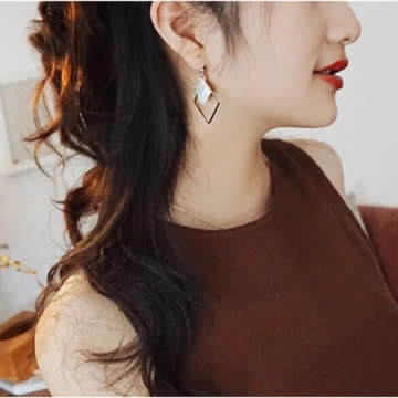 neue und orginalverpackte Ohrenringe