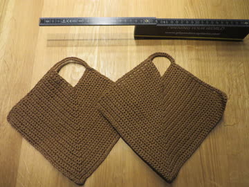 Exsila Artikel: neue gehäkelte Topflappen aus Bändeligarn braun