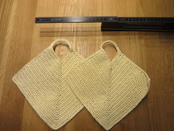 Exsila Artikel: neue gehäkelte Topflappen aus Bändeligarn beige