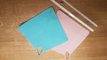 Exsila Artikel: neue gehäkelte Topflappen aus Garn rosa / hellblau