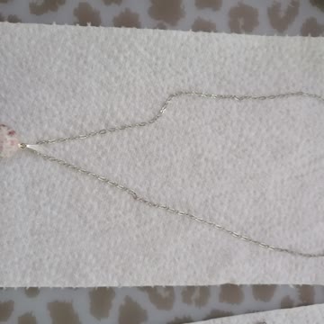 Neue Halskette mit edelstein