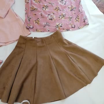 Exsila Artikel: Damen, kurzer Rock wie Neu Gr M