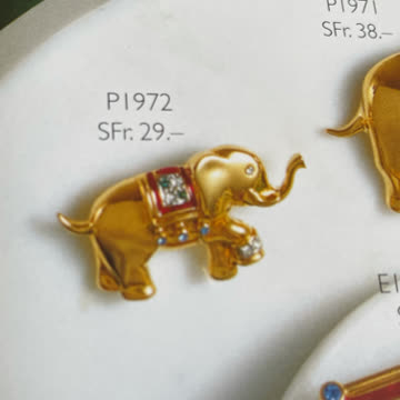 Elefant als Brosche (vergoldet)