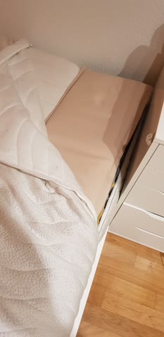 Bett 120 x 200, Rahmen, Lattenrost und Matraze