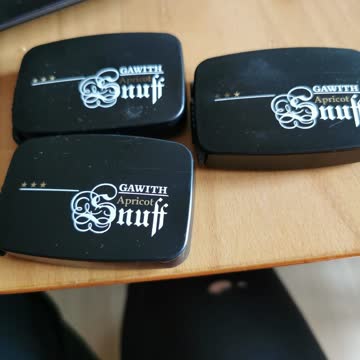 Snuff apricot